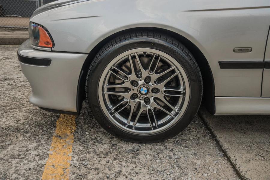 Колеса BMW M5 (E39) 2003 года  (фото 37 из 148)